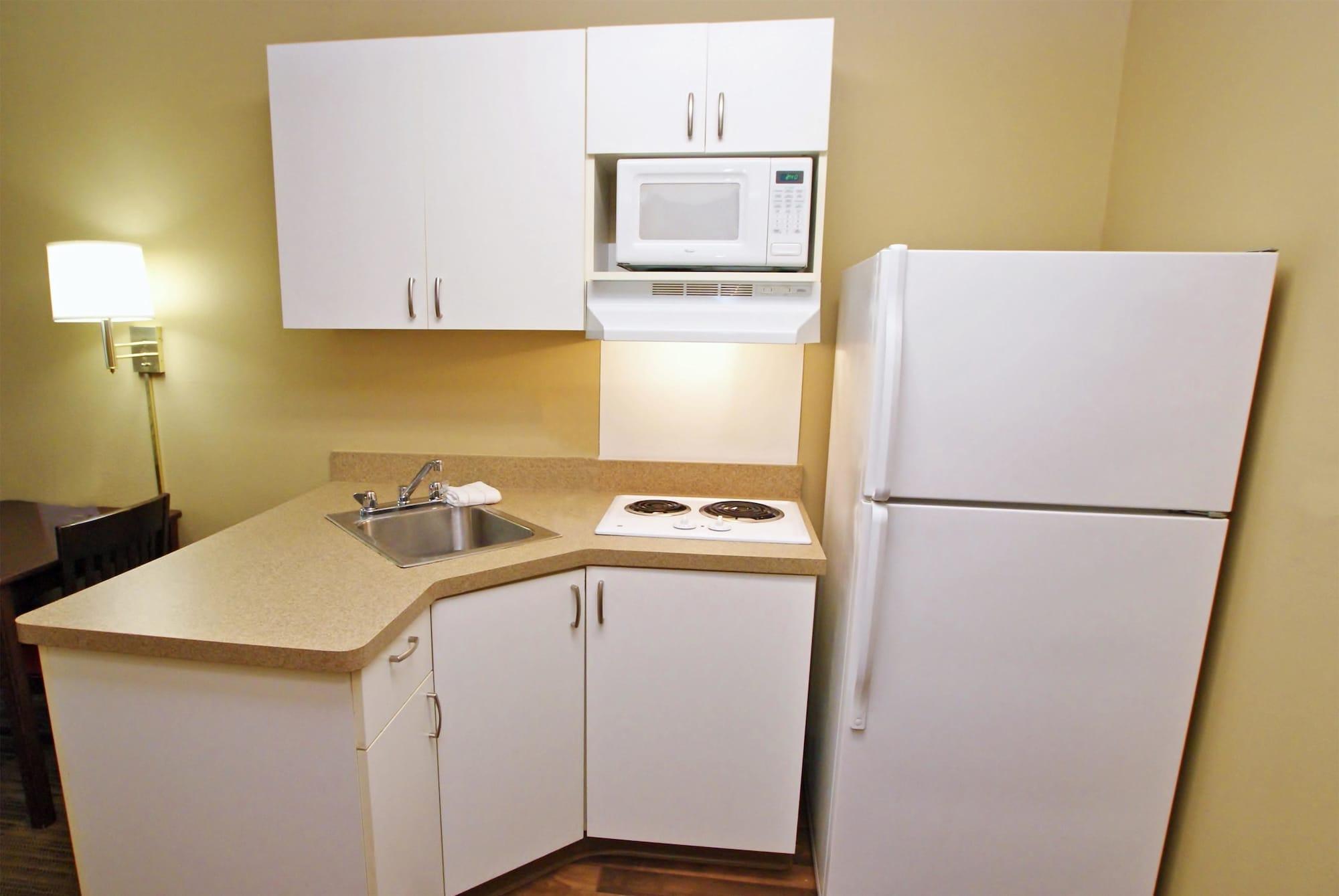 Extended America - - Airport - Tinicum Blvd 2*