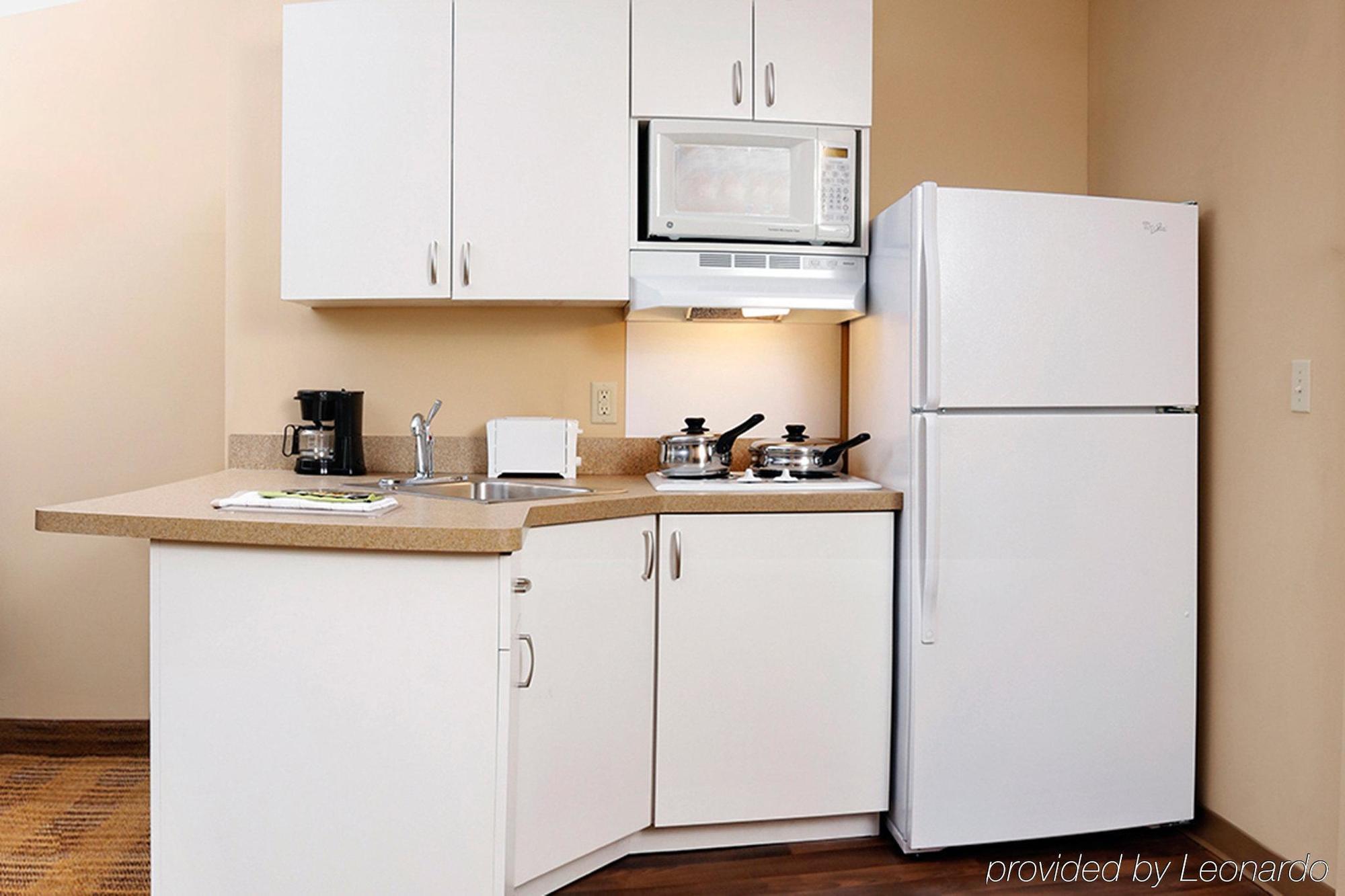 Extended America - - Airport - Tinicum Blvd 2*