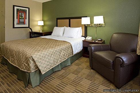 Extended America - - Airport - Tinicum Blvd Hotel