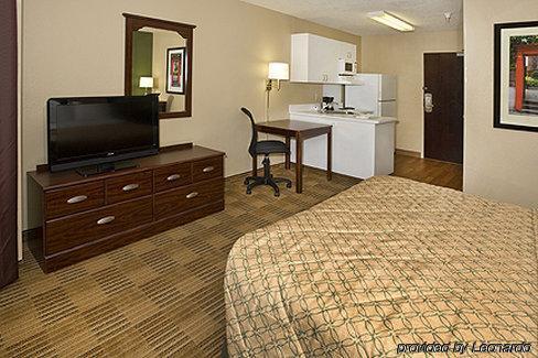 Extended America - - Airport - Tinicum Blvd Hotel